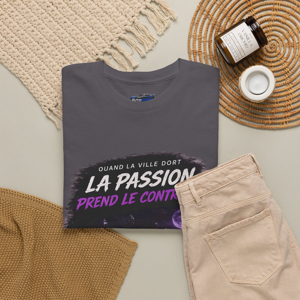 La Passion Prend Le Contrôle Tee — Retro Night Drive Graphic T-Shirt