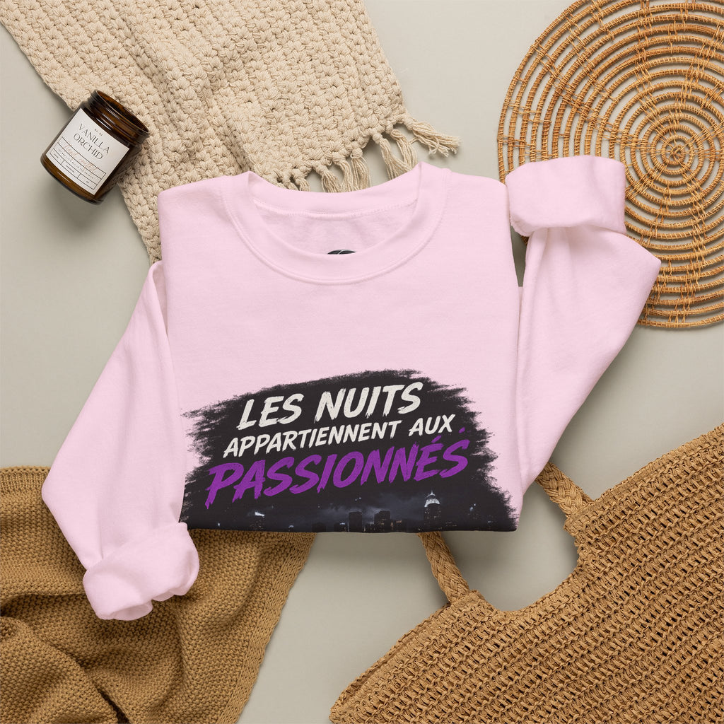 Crewneck Sweatshirt — "Les Nuits Appartiennent aux Passionnés" Neon Night Car Design