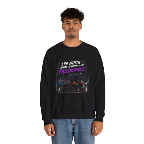 Crewneck Sweatshirt — "Les Nuits Appartiennent aux Passionnés" Neon Night Car Design