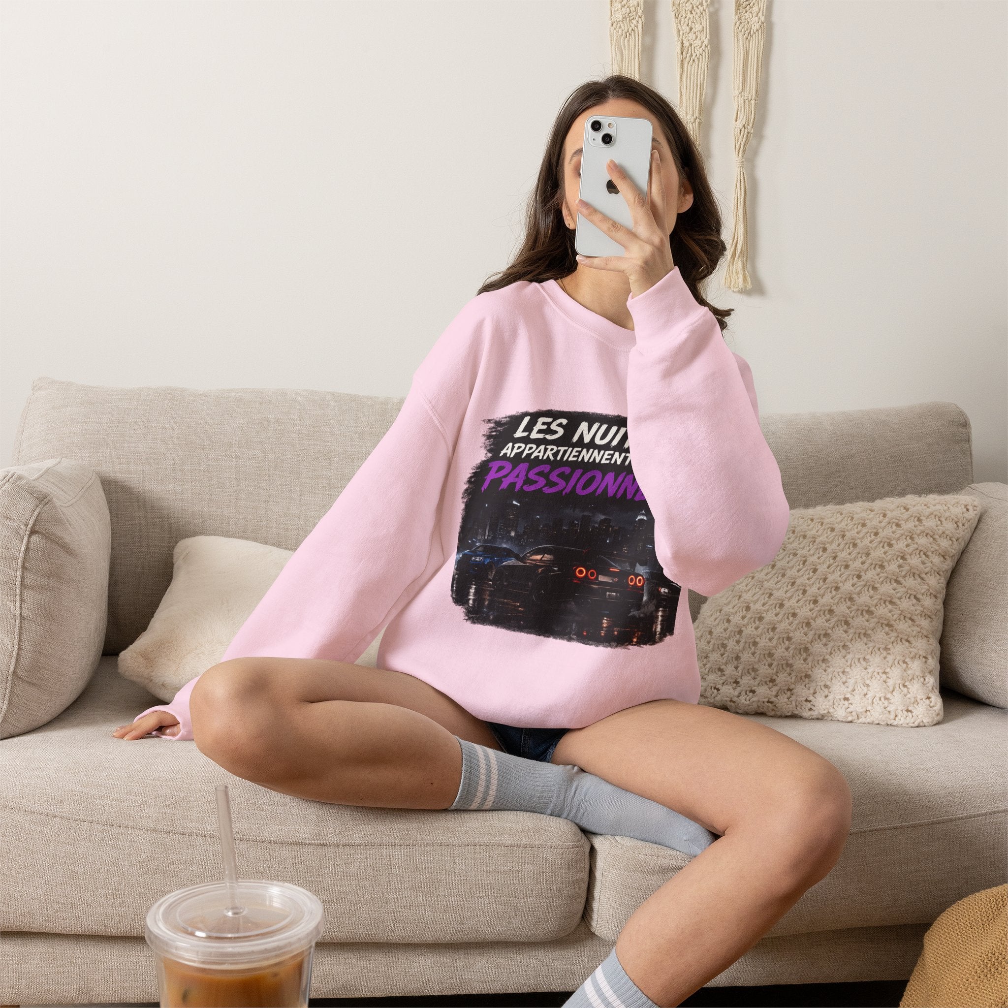 Crewneck Sweatshirt — "Les Nuits Appartiennent aux Passionnés" Neon Night Car Design