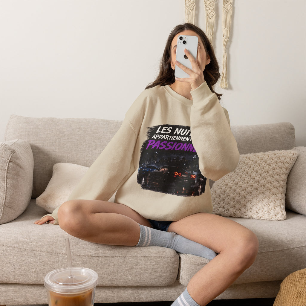Crewneck Sweatshirt — "Les Nuits Appartiennent aux Passionnés" Neon Night Car Design