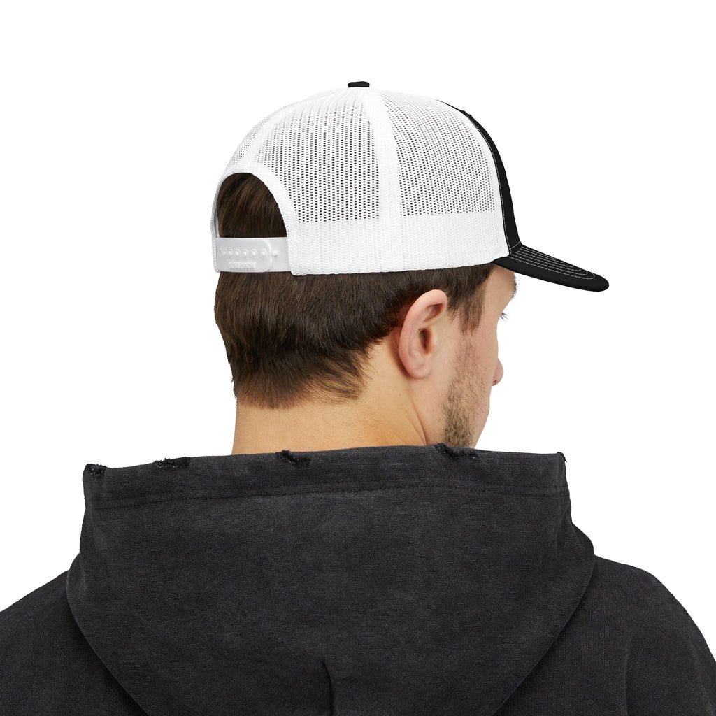 Golf 7R Snapback Trucker Cap — Retro Racing Golf Logo Hat