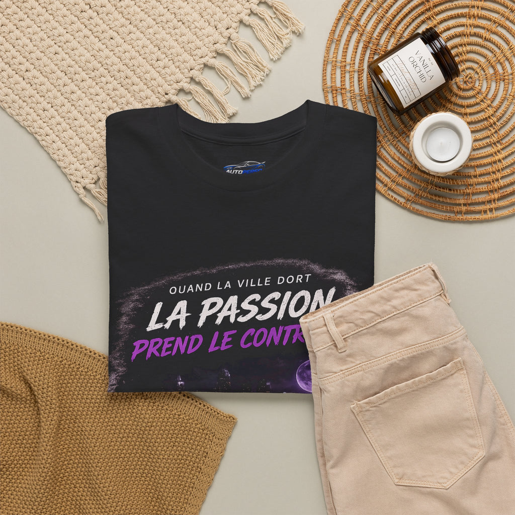 La Passion Prend Le Contrôle Tee — Retro Night Drive Graphic T-Shirt