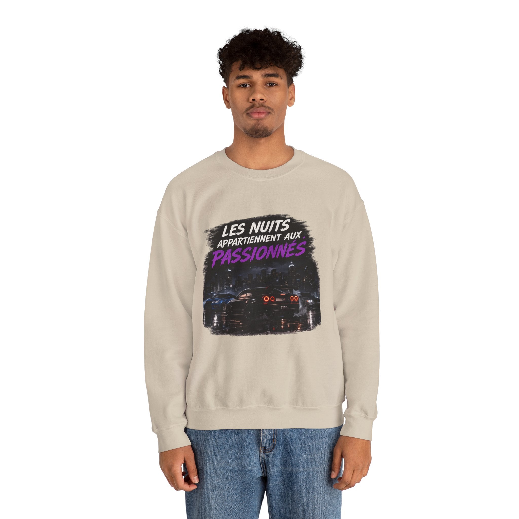 Crewneck Sweatshirt — "Les Nuits Appartiennent aux Passionnés" Neon Night Car Design