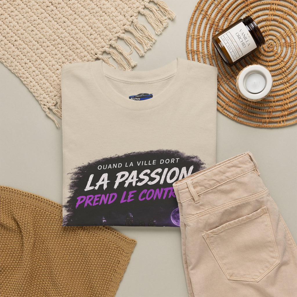 La Passion Prend Le Contrôle Tee — Retro Night Drive Graphic T-Shirt